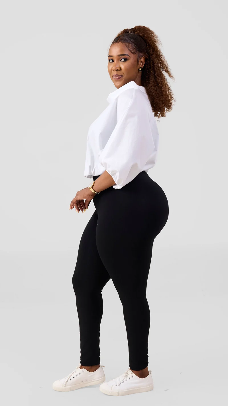 Vivo Lulu Drawstring Top in Cotton - White