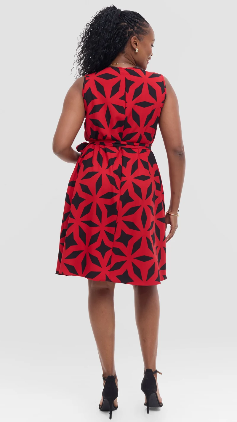 Vivo Niari Sleeveless Tent Dress in Crepe - Red / Black Print