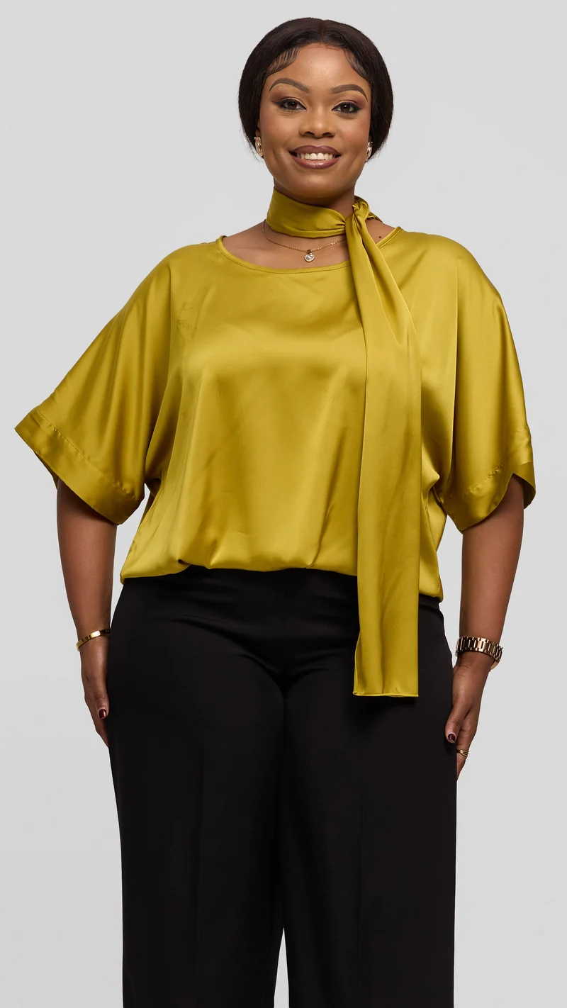 Vivo Liora Drawstring Kimono Sleeve Top in Textured Satin - Olive