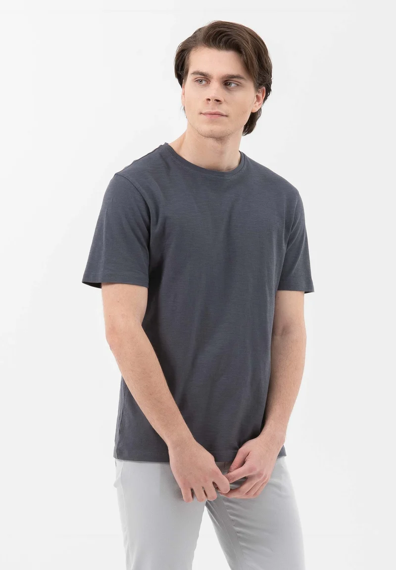 Basic T-Shirt aus Bio-Baumwolle