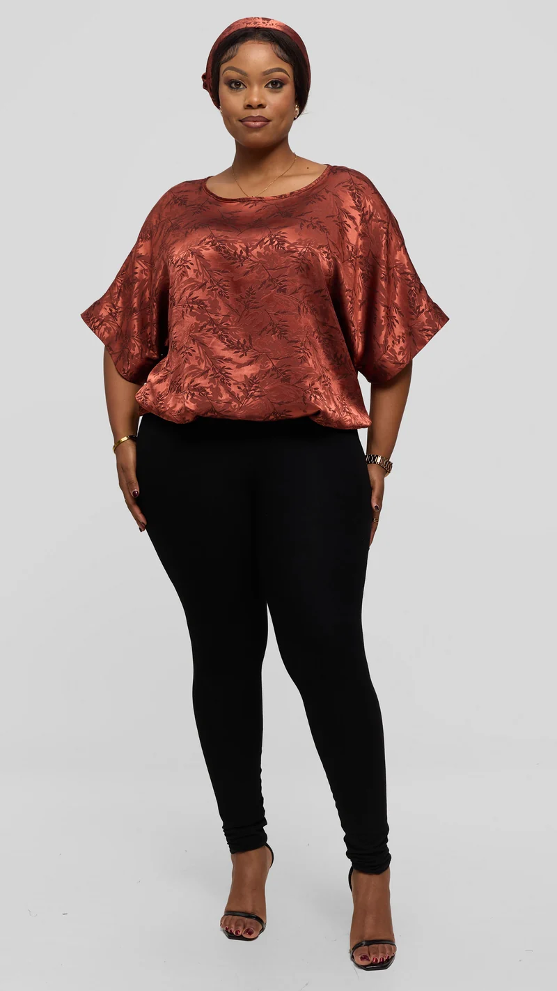 Vivo Liora Drawstring Kimono Sleeve Top in Textured Satin - Rust Print