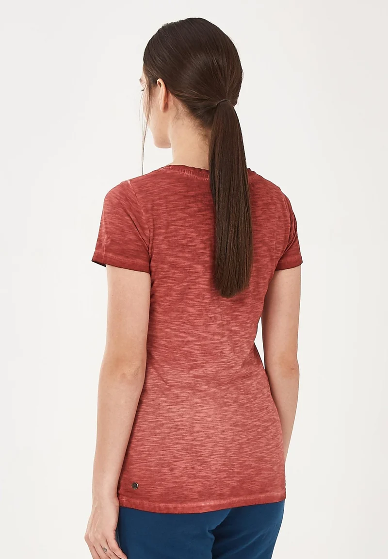 Garment Dyed T-Shirt aus Bio-Baumwolle mit Stickerei
