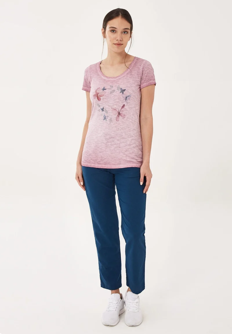 Garment Dyed T-Shirt aus Bio-Baumwolle mit Schmetterling-Print
