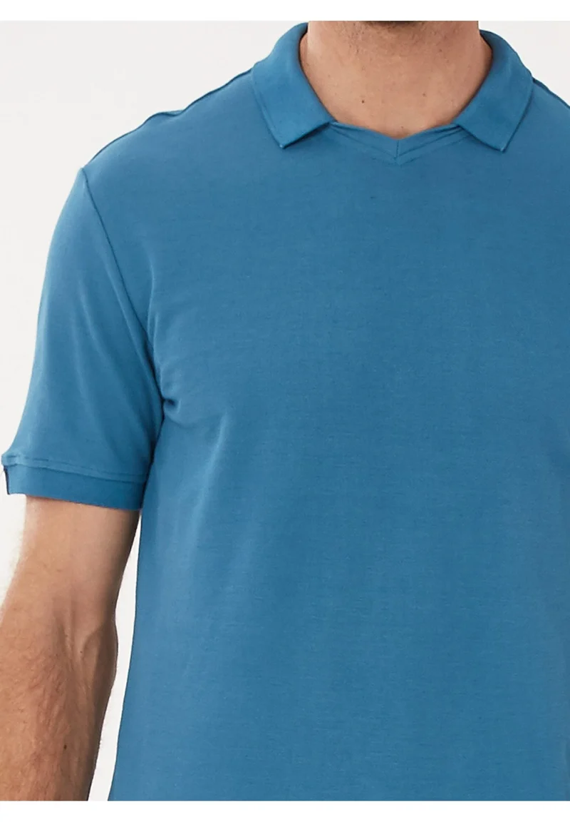 Poloshirt aus Bio-Baumwolle mit V-Ausschnitt