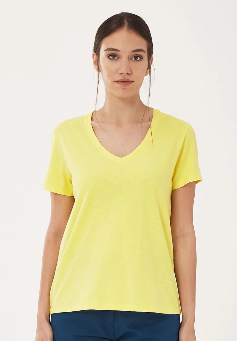 Basic T-Shirt aus Bio-Baumwolle mit V-Ausschnitt