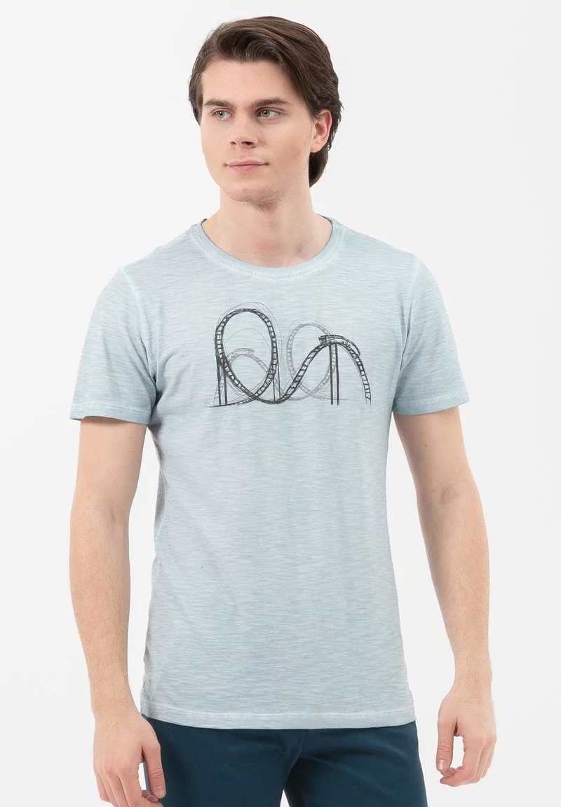 Garment Dyed T-Shirt aus Bio-Baumwolle mit Print