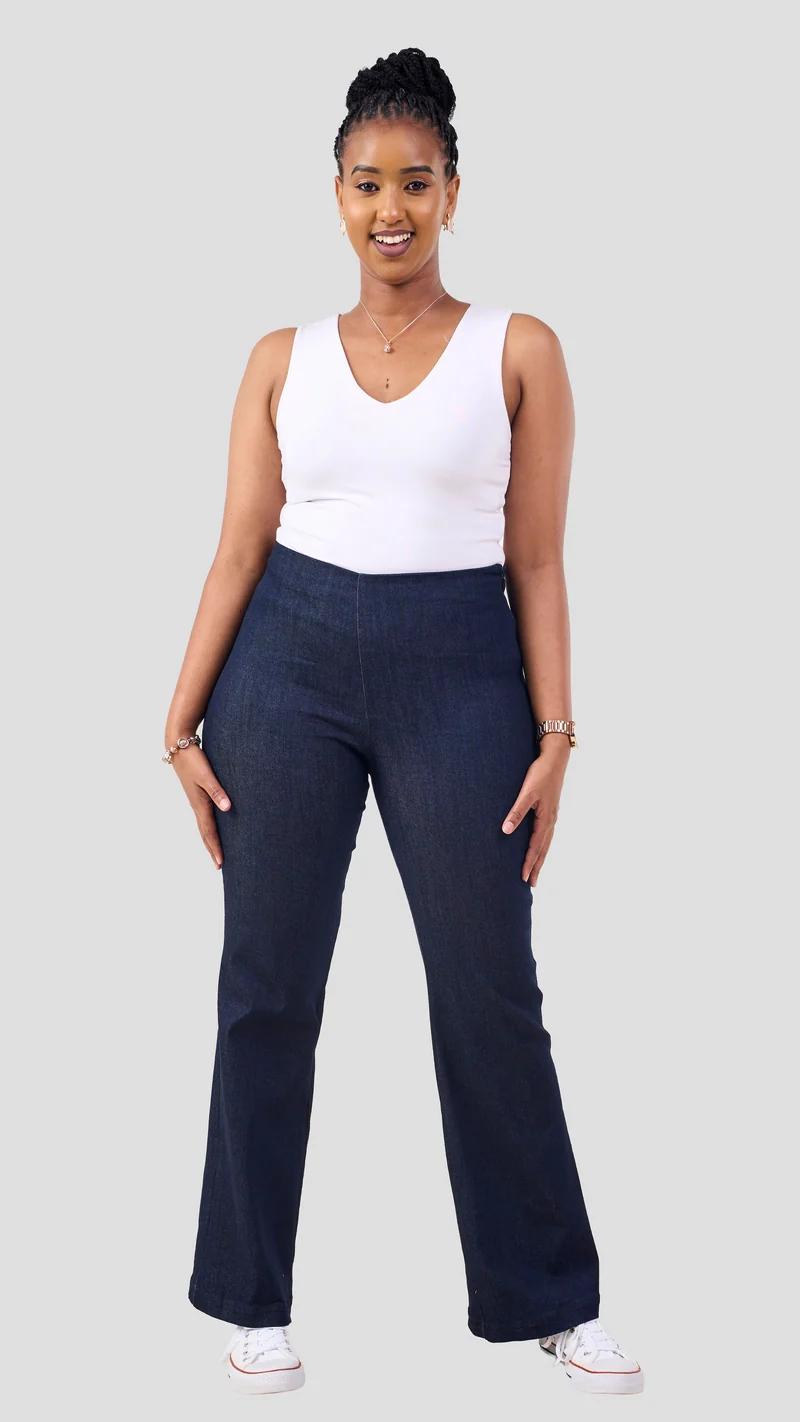 Vivo Lulu Flared Pants In Denim - Navy