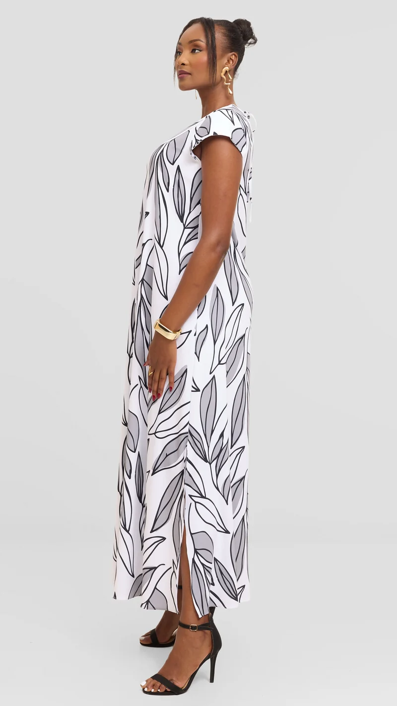 Vivo Kani Cap Sleeve Maxi Dress in Textured Crepe - White / Black Zera Print