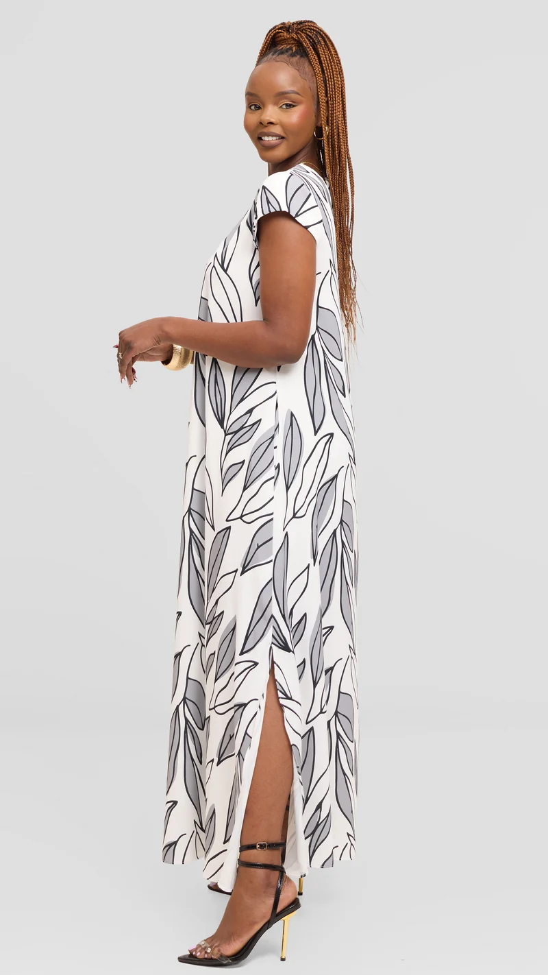 Vivo Kani Cap Sleeve Maxi Dress in Textured Crepe - Off White / Black Zera Print
