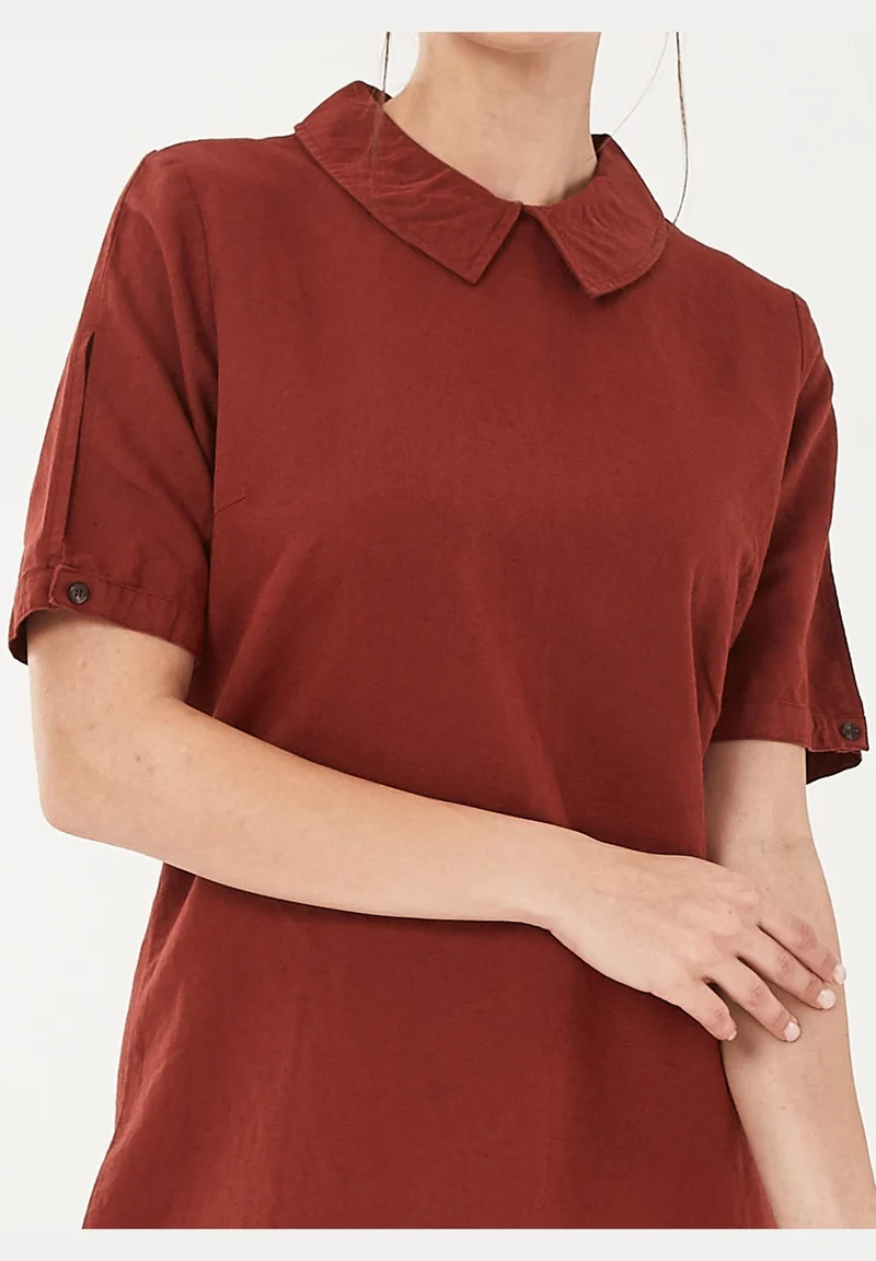 Kleid aus Leinen-Mix mit Bubikragen