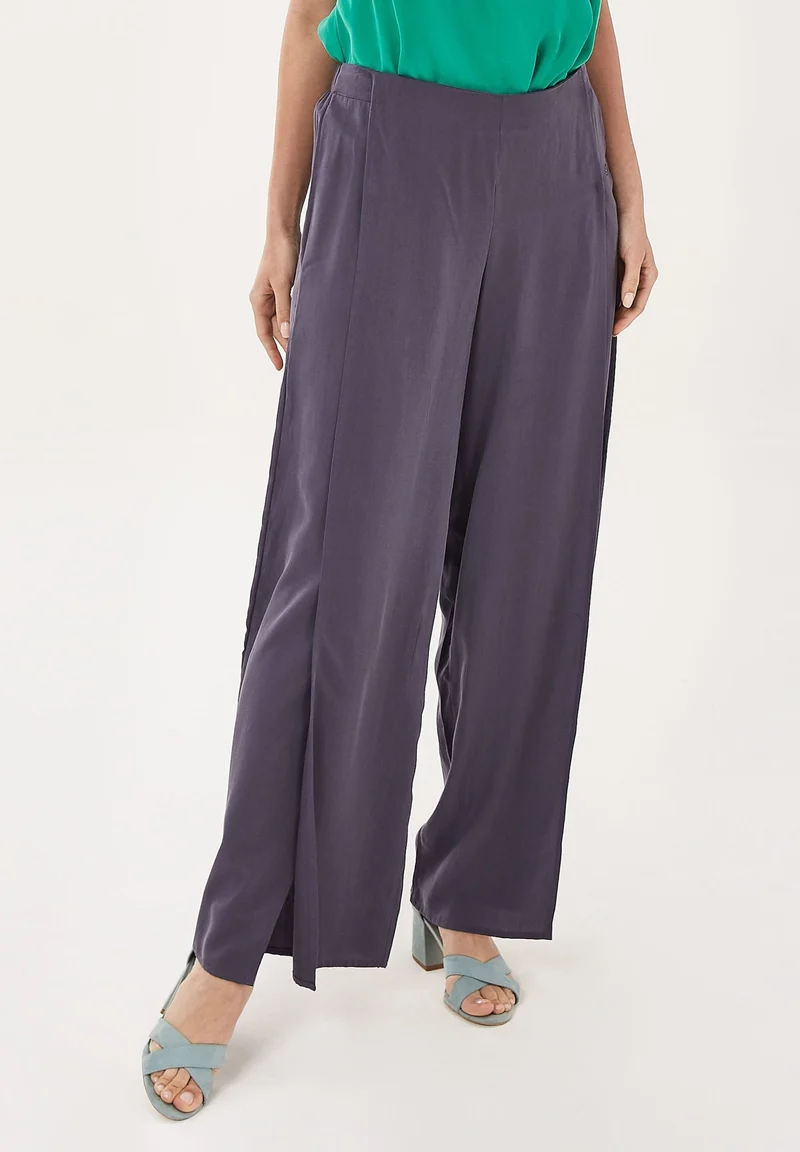 Hose aus TENCEL™ Lyocell mit Schlitz