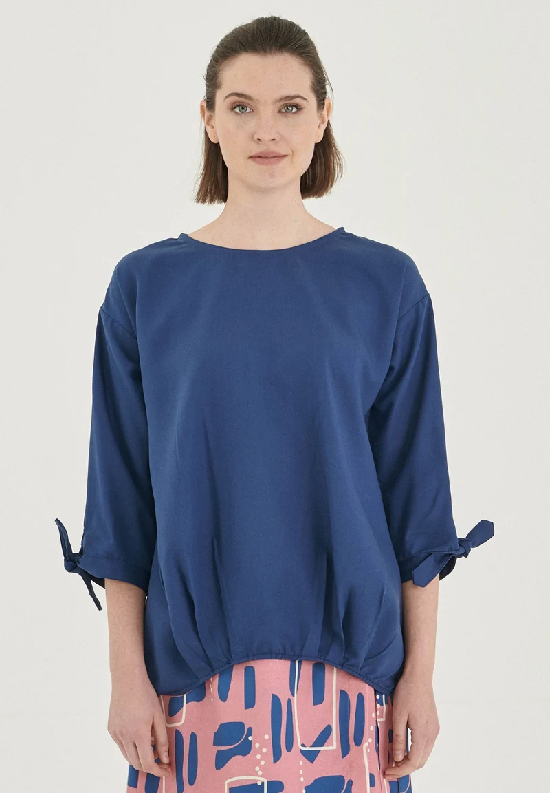 Bluse aus TENCEL™ Lyocell mit Knotendetail