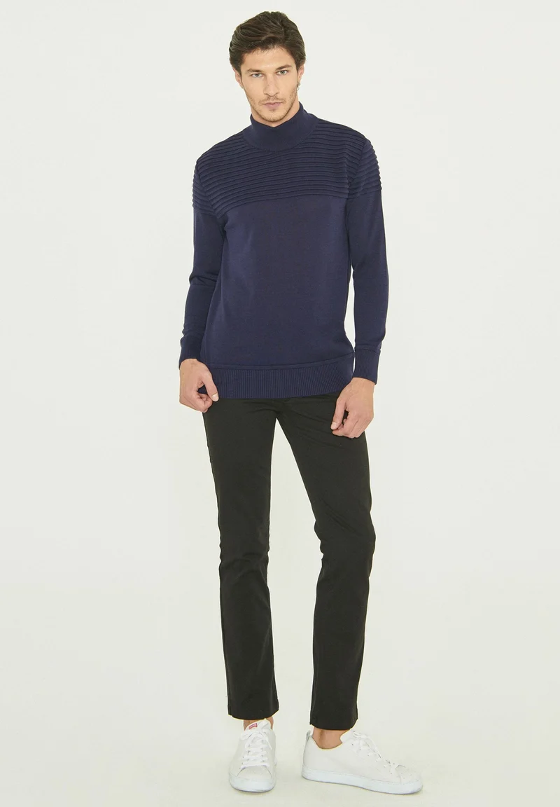 Rollkragenpullover aus Bio-Baumwolle