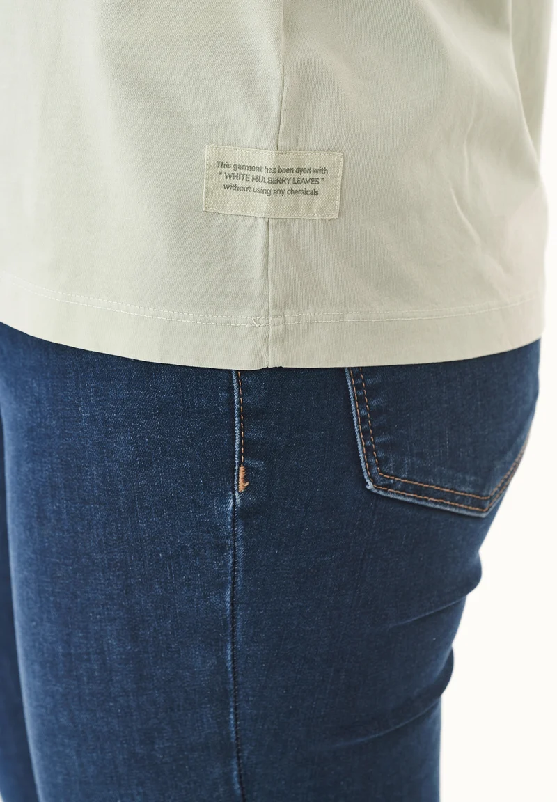 Natural Dye T-Shirt aus Bio-Baumwolle