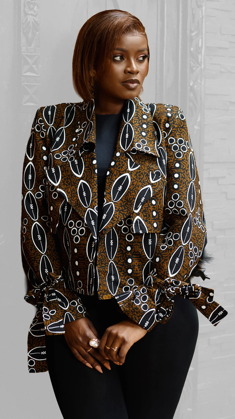 Plainchic Cropped Jacket – Brown Geometric Print
