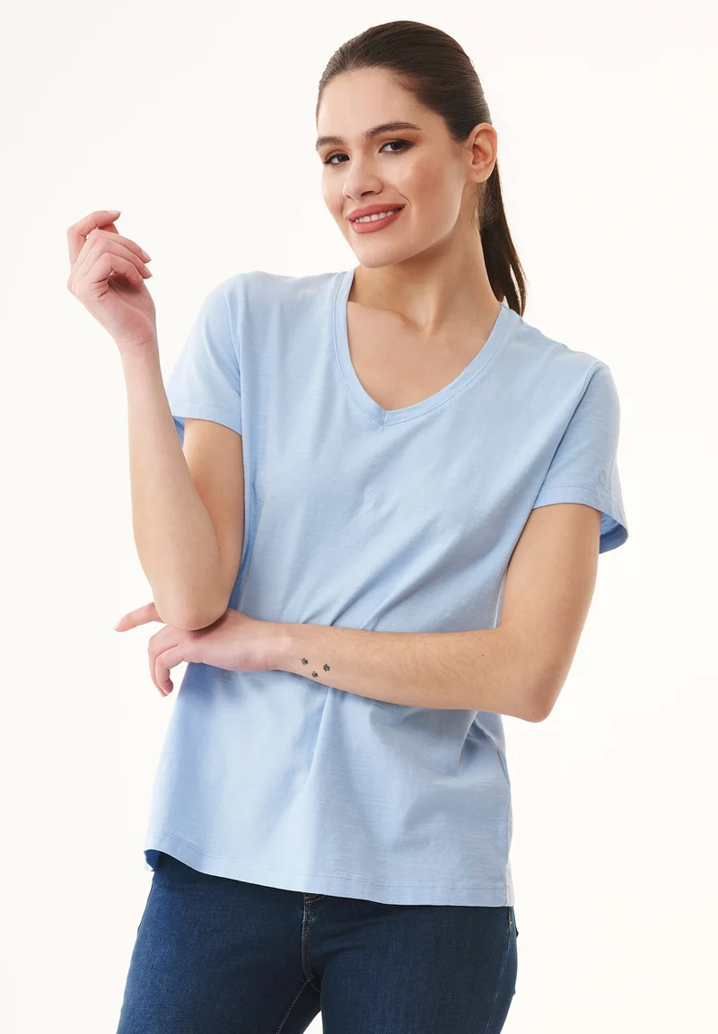 Basic T-Shirt aus Bio-Baumwolle mit V-Ausschnitt
