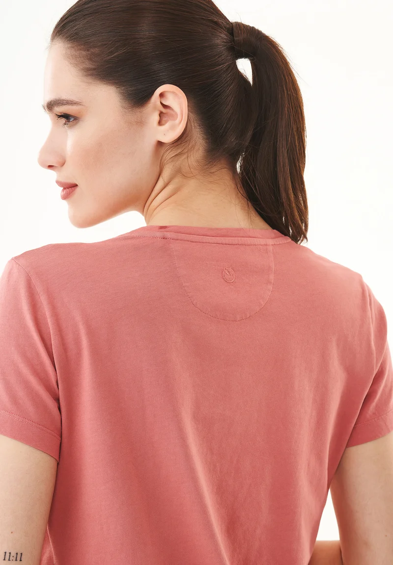 Natural Dye T-Shirt aus Bio-Baumwolle
