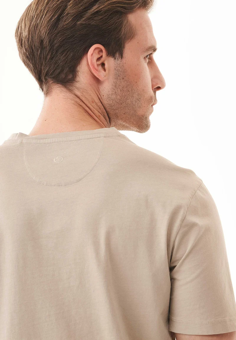 Natural Dye T-Shirt aus Bio-Baumwolle