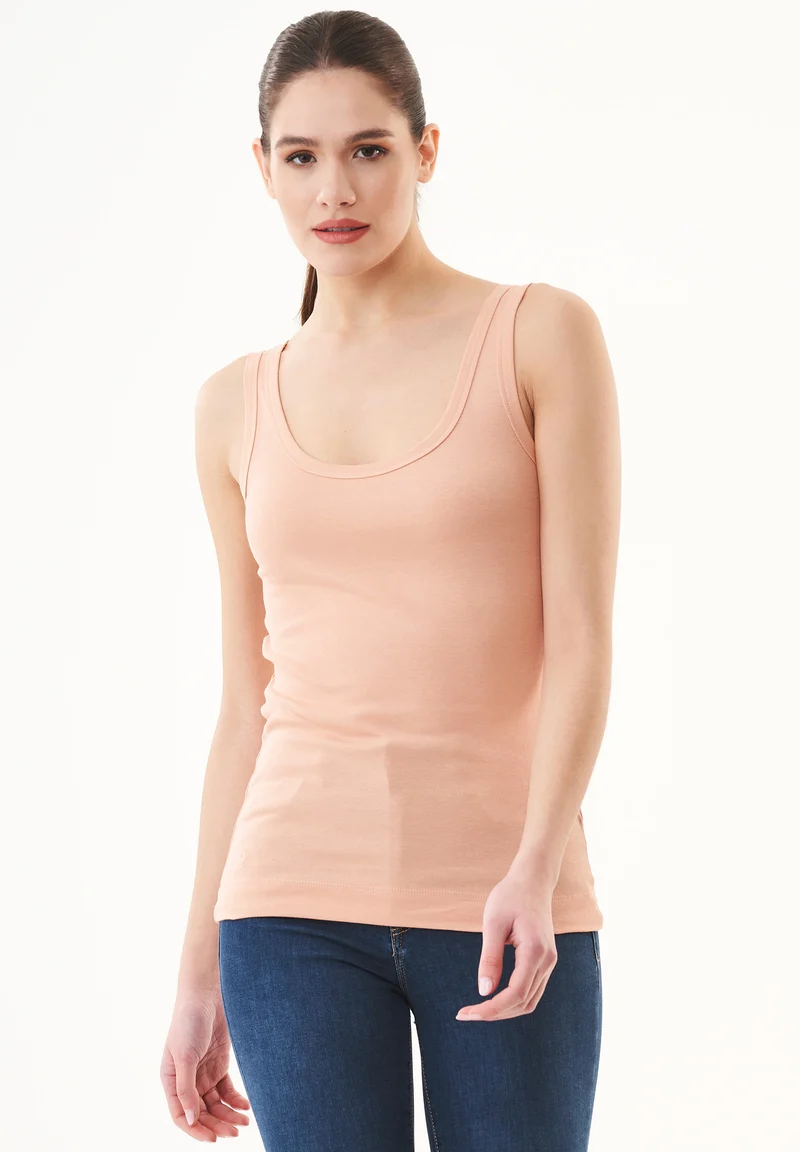 Geripptes Basic Top aus Bio-Baumwolle