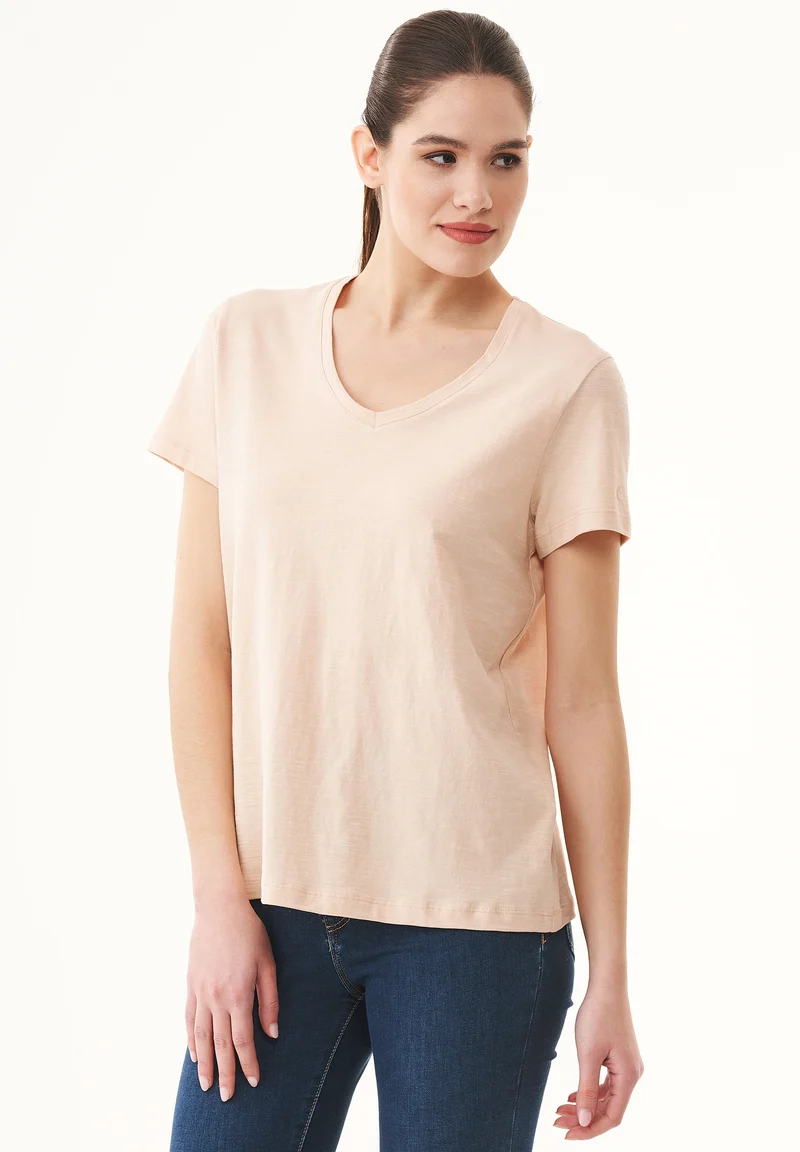 Basic T-Shirt aus Bio-Baumwolle mit V-Ausschnitt
