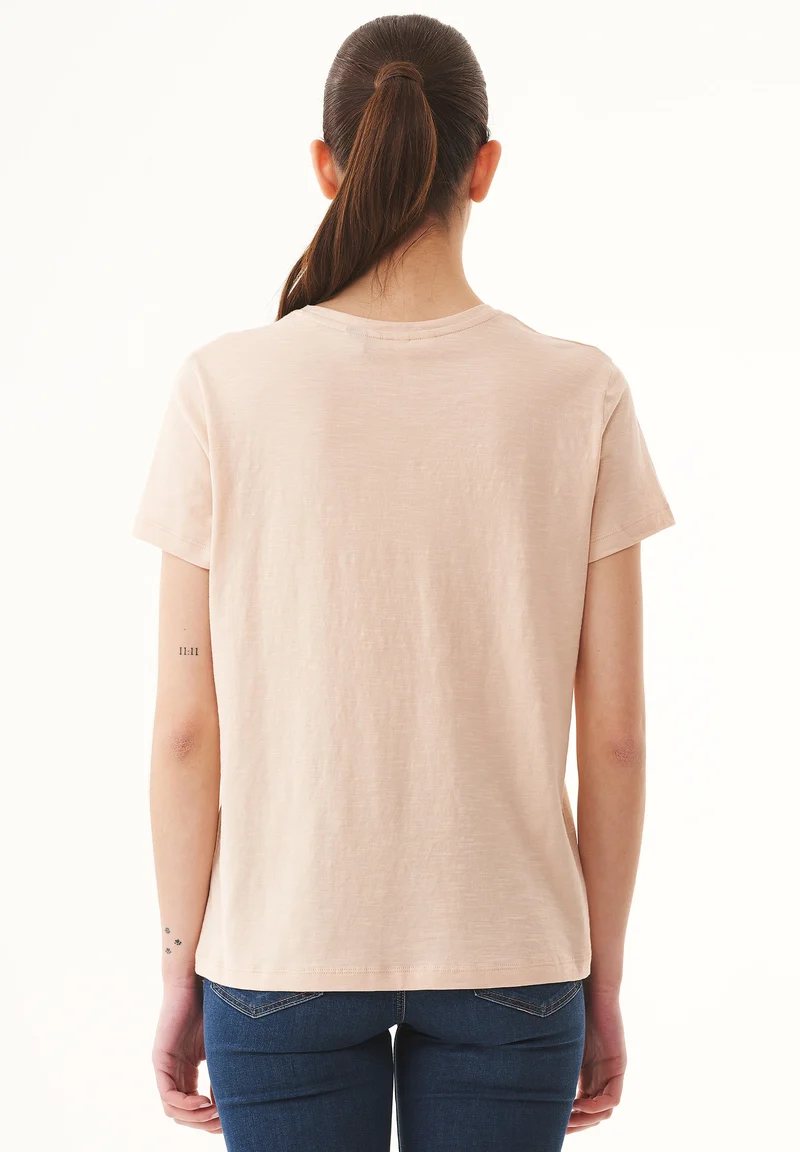Basic T-Shirt aus Bio-Baumwolle mit V-Ausschnitt