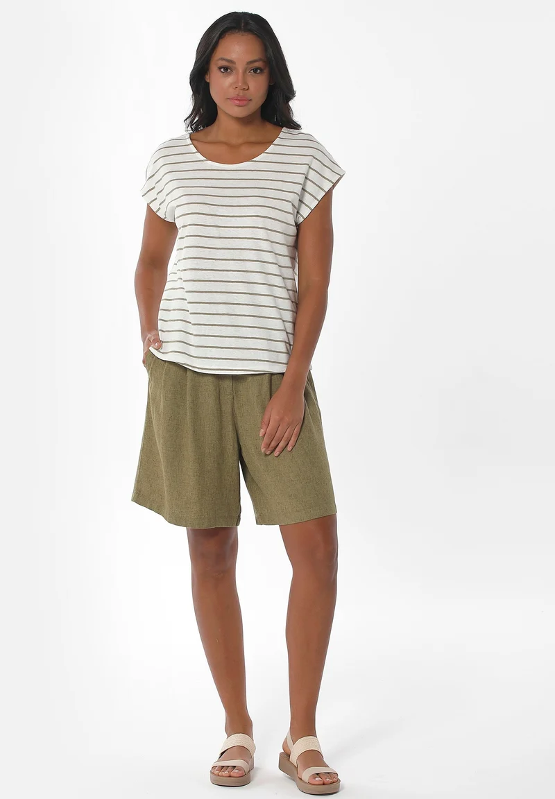 Shorts aus LENZING™ ECOVERO™ und Leinen