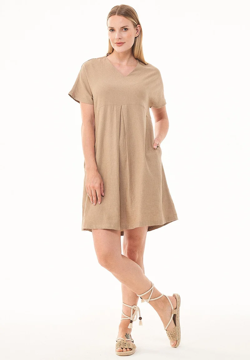 Kleid aus LENZING™ ECOVERO™ Viskose und Leinen