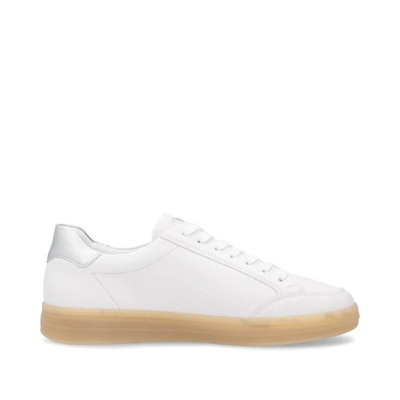 Low-Top Sneaker