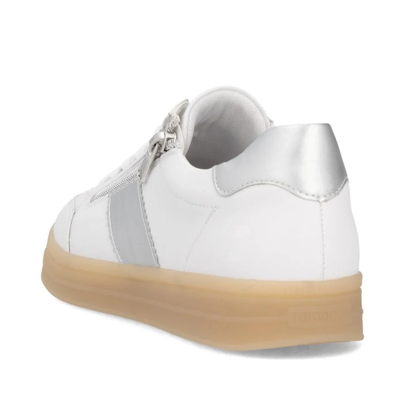 Low-Top Sneaker