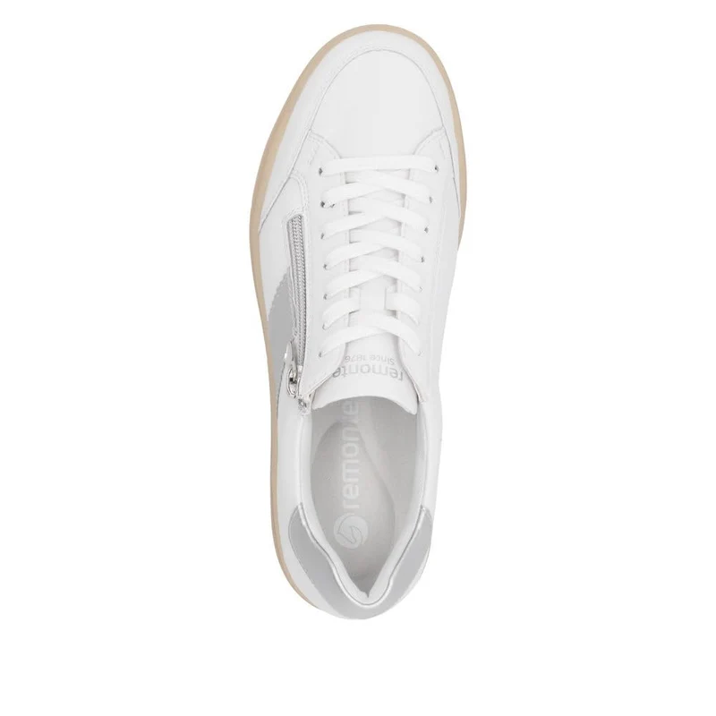 Low-Top Sneaker