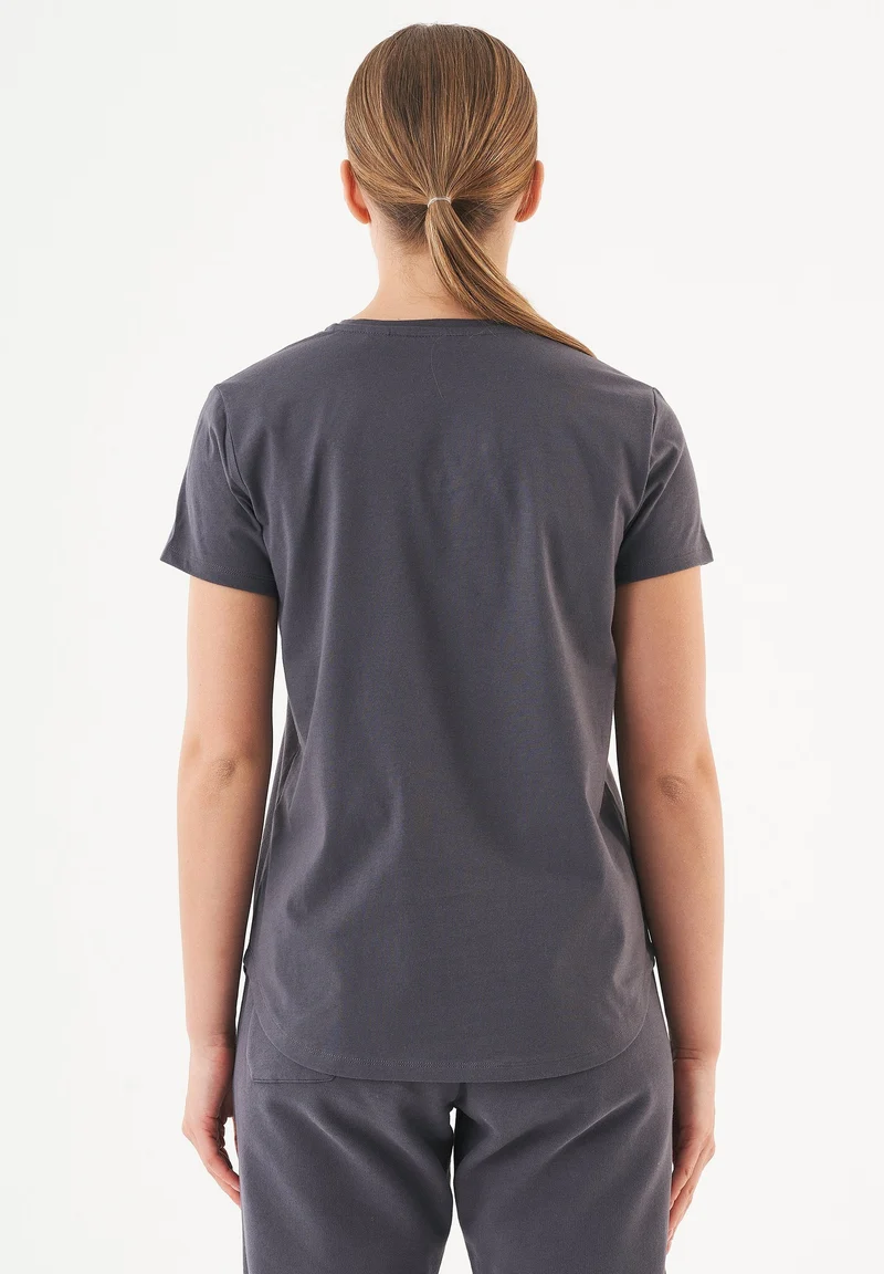 TUBA Basic T-Shirt aus Bio-Baumwolle mit V-Ausschnitt