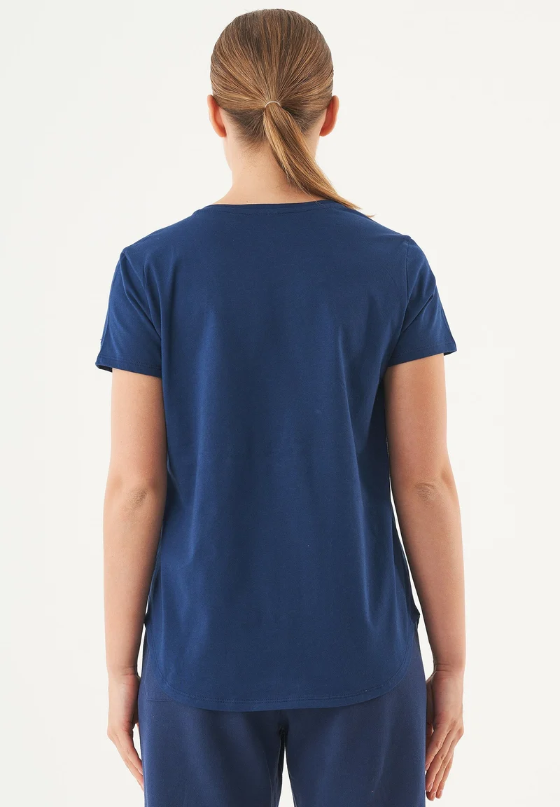 TUBA Basic T-Shirt aus Bio-Baumwolle mit V-Ausschnitt