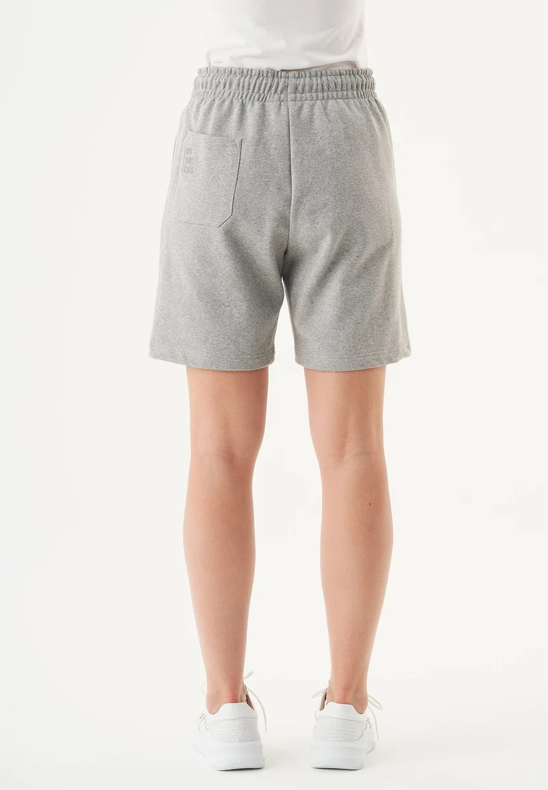 SHEYMA Sweatshorts aus Bio-Baumwolle