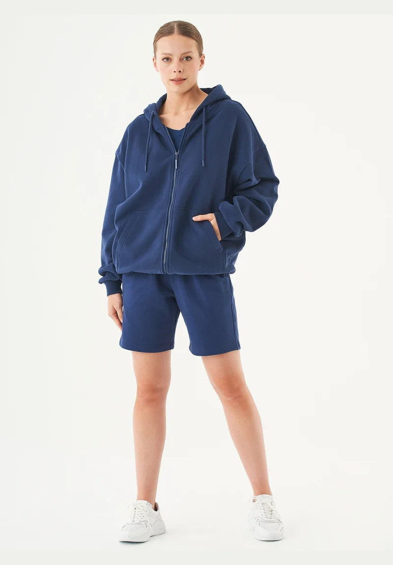 SHEYMA Sweatshorts aus Bio-Baumwolle
