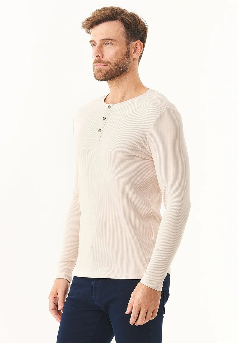 Geripptes Henley Langarmshirt aus Bio-Baumwolle