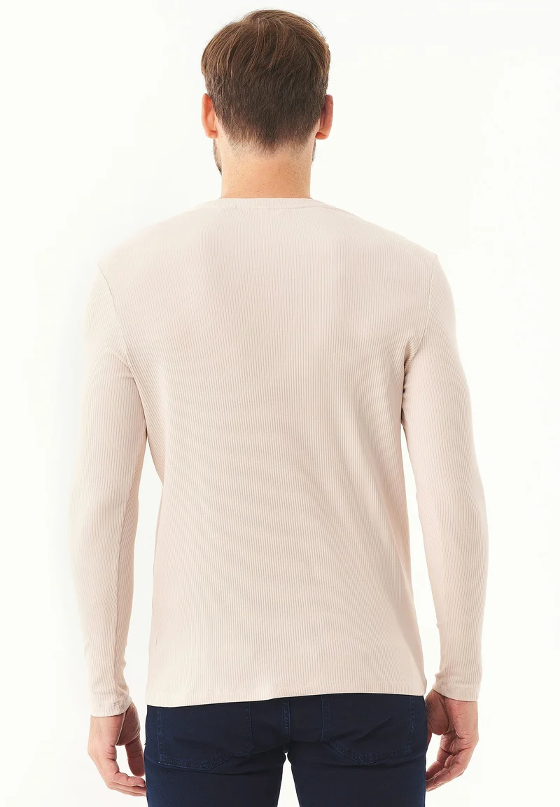 Geripptes Langarmshirt aus Bio-Baumwolle