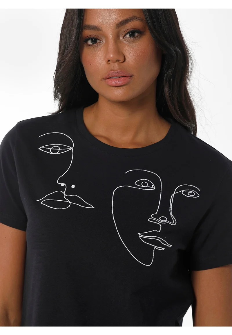 T-Shirt aus Bio-Baumwolle mit Stickerei