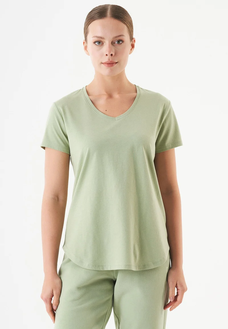 TUBA Basic T-Shirt aus Bio-Baumwolle mit V-Ausschnitt