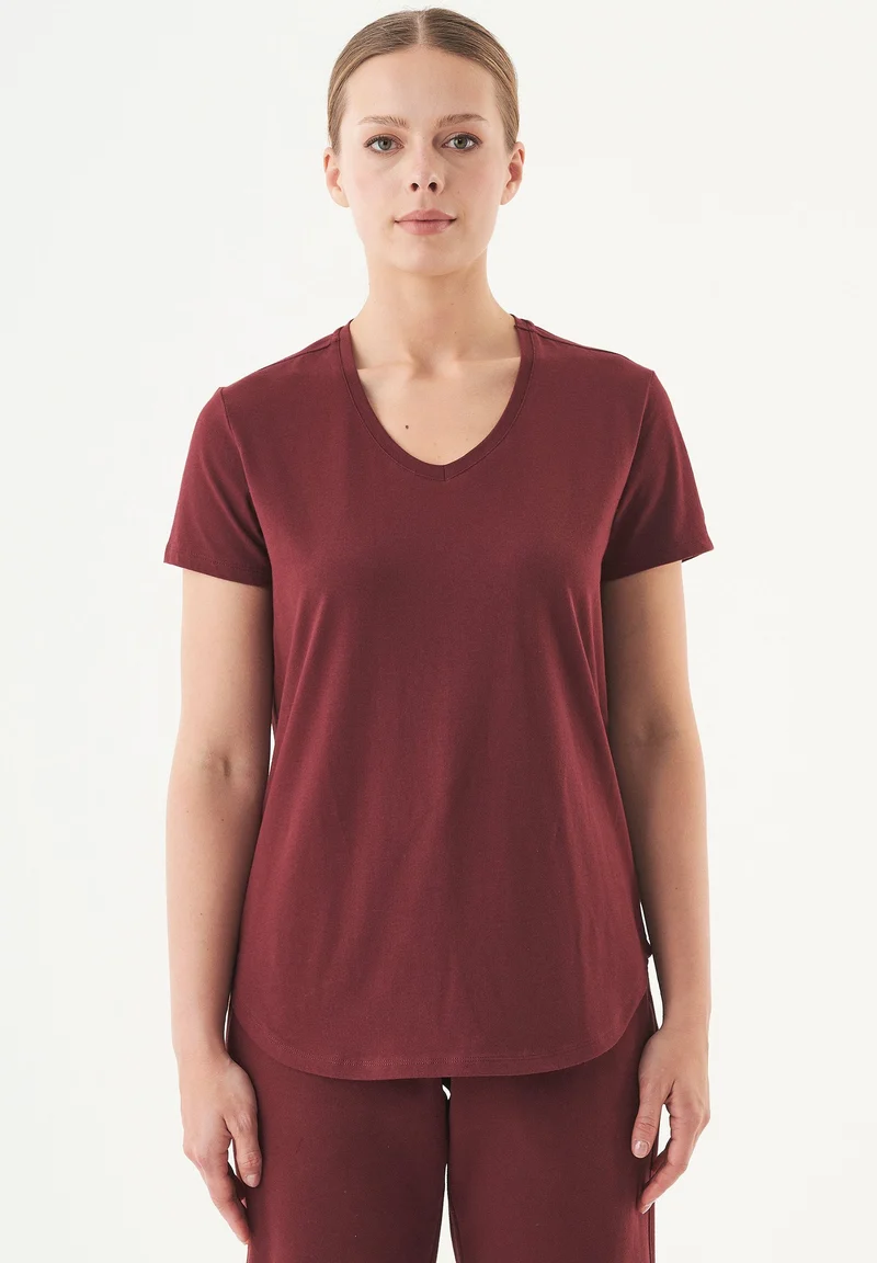 TUBA Basic T-Shirt aus Bio-Baumwolle mit V-Ausschnitt