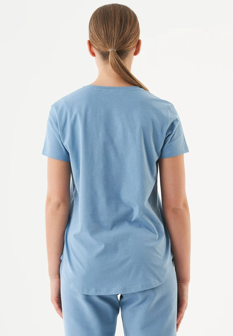 TUBA Basic T-Shirt aus Bio-Baumwolle mit V-Ausschnitt
