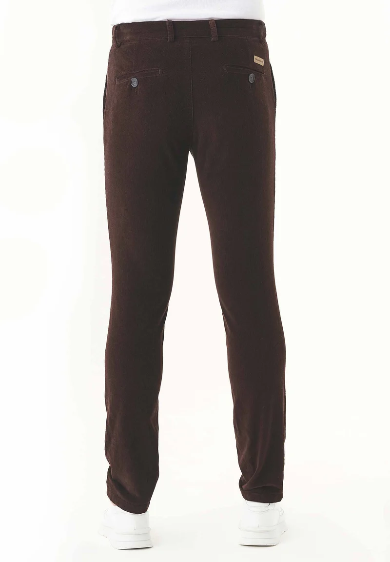 Slim Cordhose aus Bio-Baumwolle