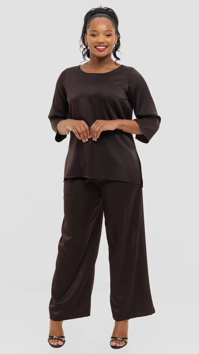 Vivo 3/4 Sleeve Side Slit Top in Satin - Chocolate