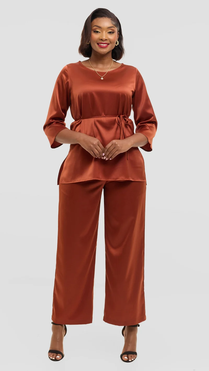 Vivo 3/4 Sleeve Side Slit Top in Satin - Rust