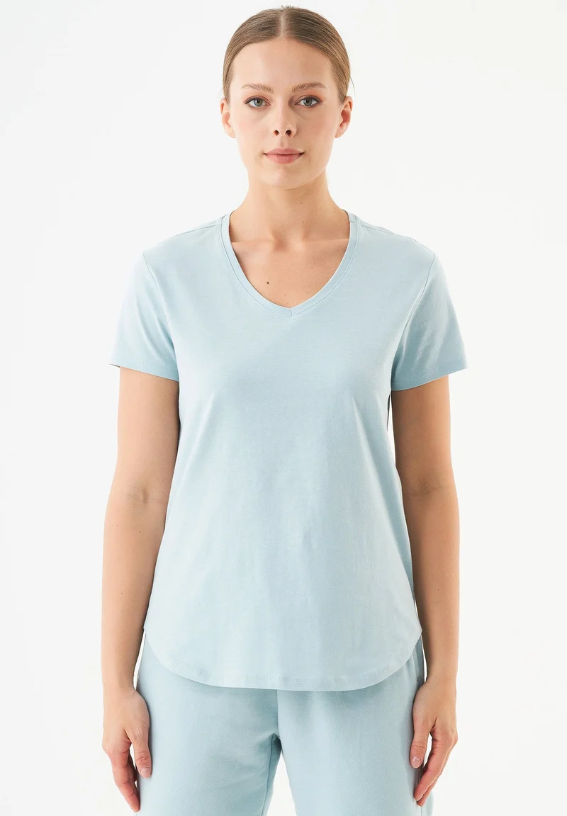 TUBA Basic T-Shirt aus Bio-Baumwolle mit V-Ausschnitt