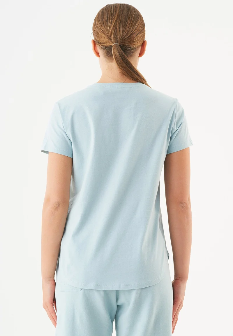 TUBA Basic T-Shirt aus Bio-Baumwolle mit V-Ausschnitt