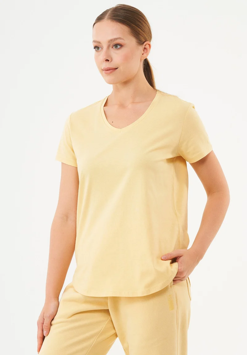 TUBA Basic T-Shirt aus Bio-Baumwolle mit V-Ausschnitt