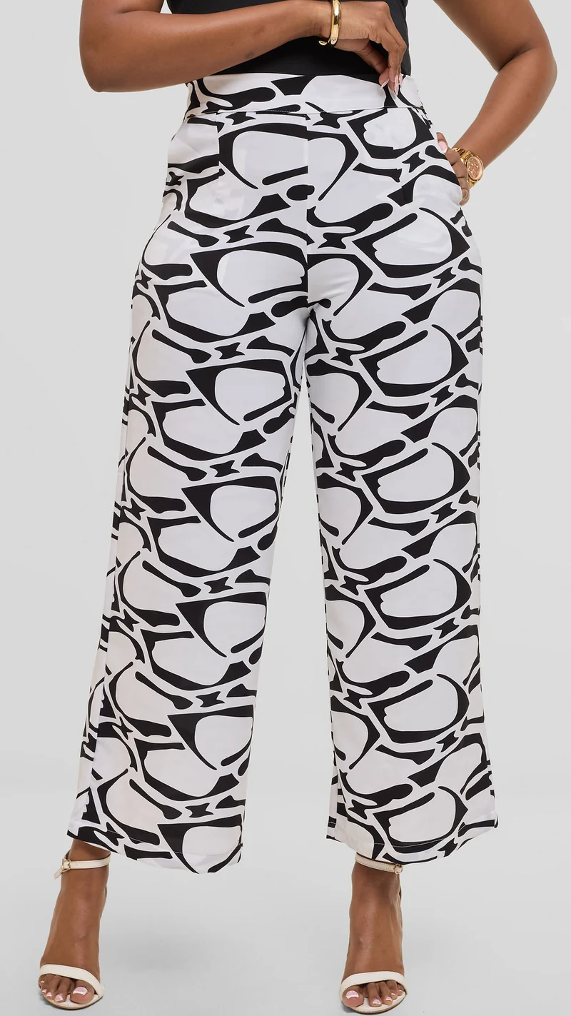 Vivo Maisha Straight Leg Pants in Crepe- White / Black Print