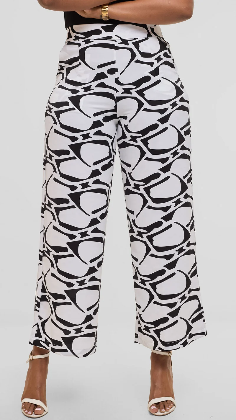Vivo Maisha Straight Leg Pants in Crepe- White / Black Print