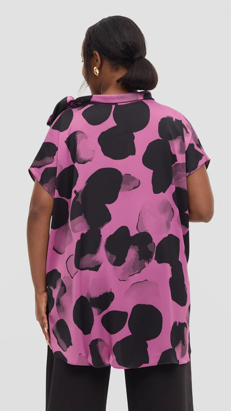 Vivo Takali Tunic Top in Textured Satin - Lilac / Black Arisi Print