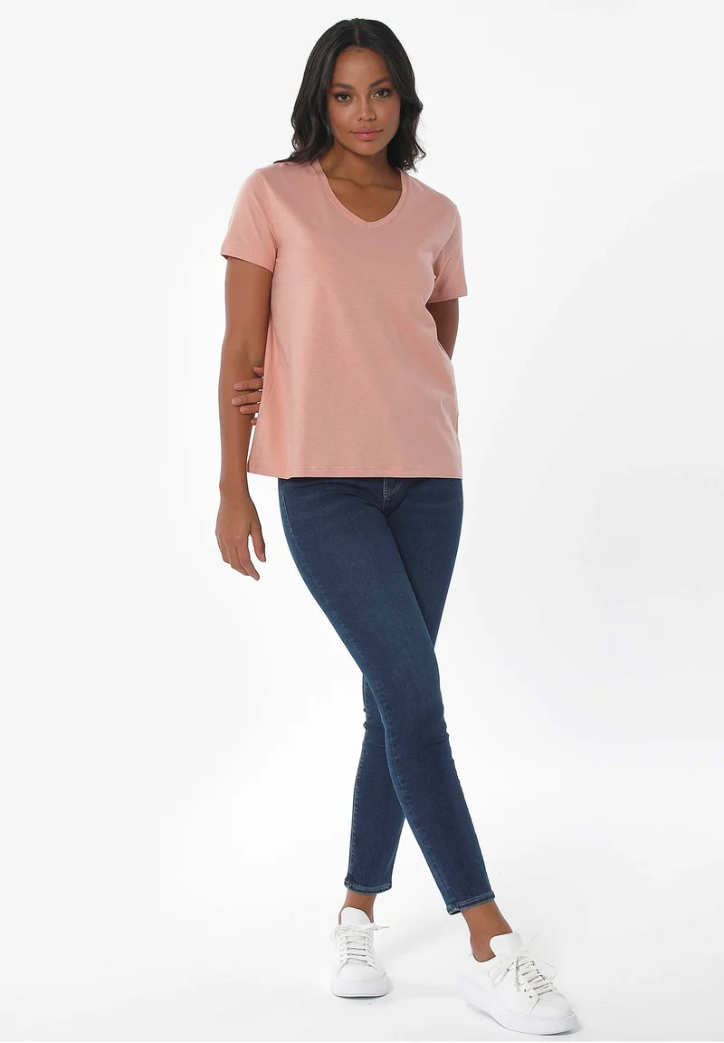 Basic T-Shirt aus Bio-Baumwolle mit V-Ausschnitt